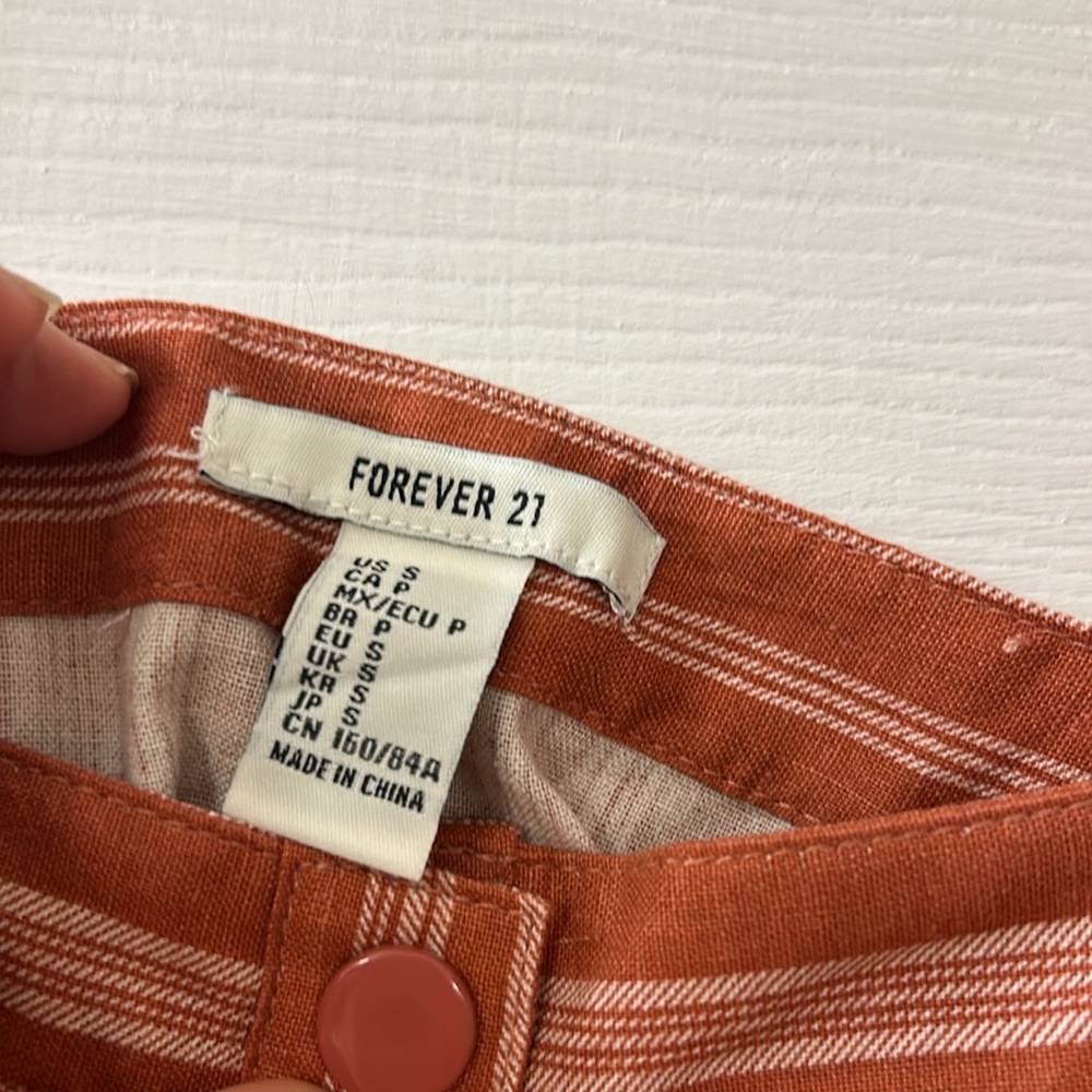 Forever 21 Small mini dress, strap, button up, with pockets - Picture 3 of 7